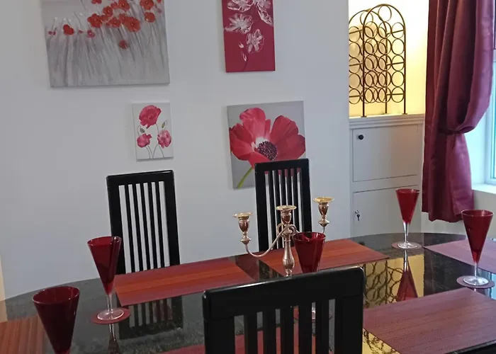 度假居 Owl's 惠特比